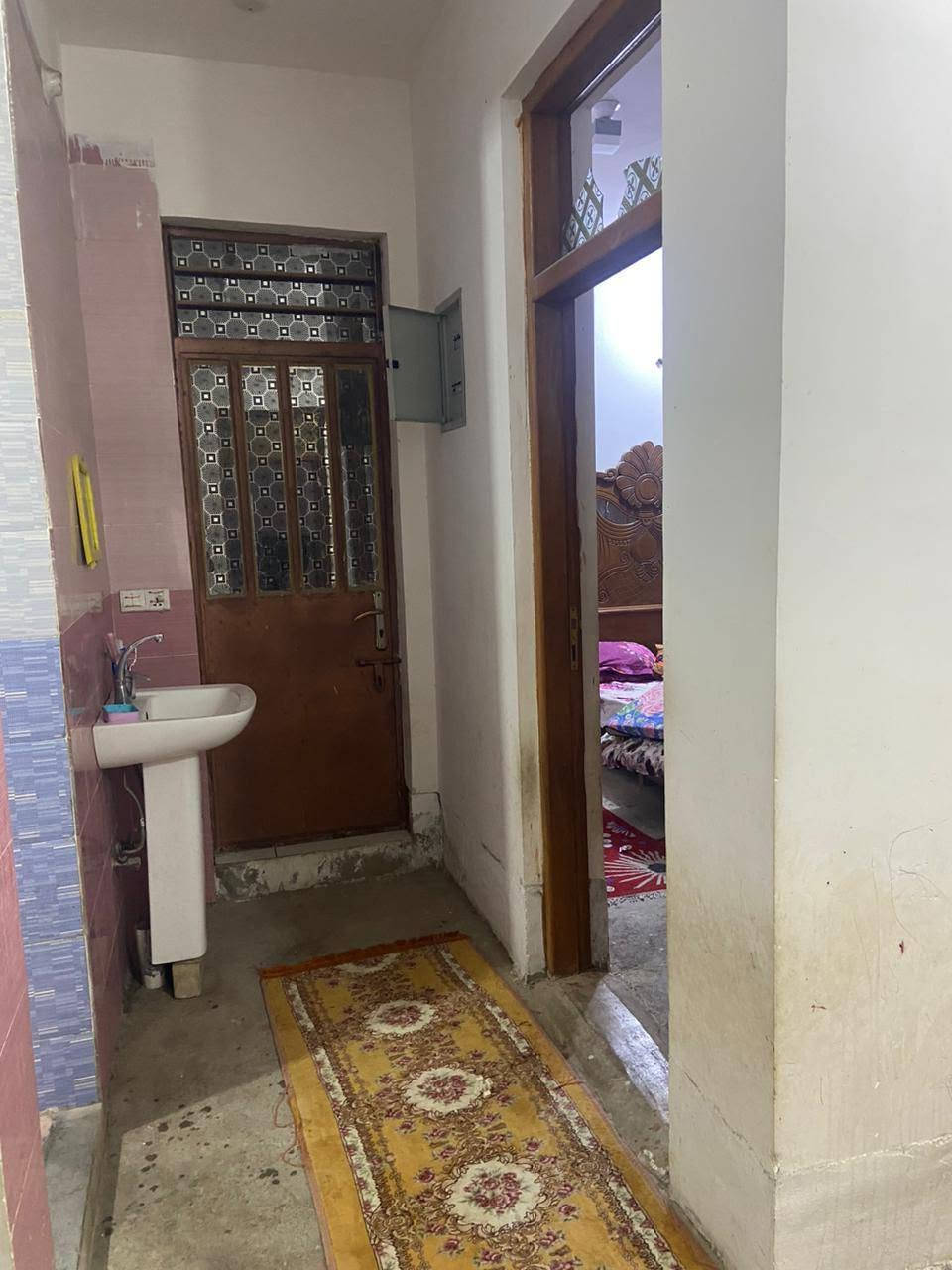 بيت للبيع ١٦٠ متر العنوان سيد عزال مجاور مدرسه الحليم من جهه منطقه المعمل. للاستفسار ***********
