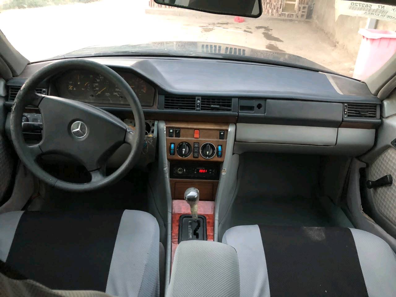 ماسيدس دب 300   بيع او مراوس1990مديل
سنوية وهزه جديدة
قواعد  بلاد شاصي كفالة
كهربايات كلها شغالة 
تبريد شغال
البصرة ***********