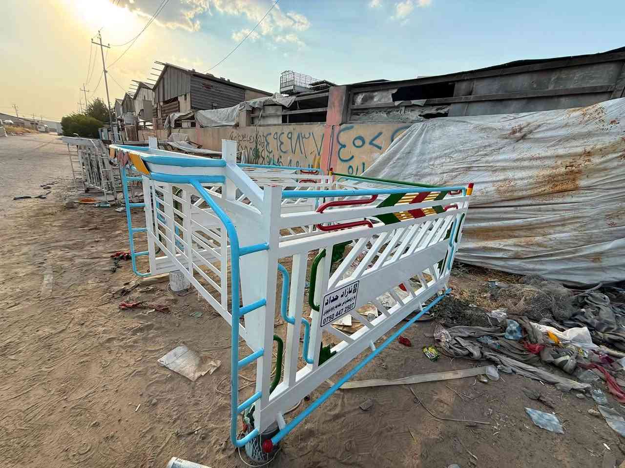 محجر کیا دەبل قمرە بۆ فرۆشتن بۆ ٣٠٠ و ٢٧٠٠ دەبیتن
محەجەرەکە نوێیە وکەم بەستراوە شەنگ و خایسی نیە
شوێن هەولێر ژ.م *********** وەتسئاپ و فایبەری لەسەرە
