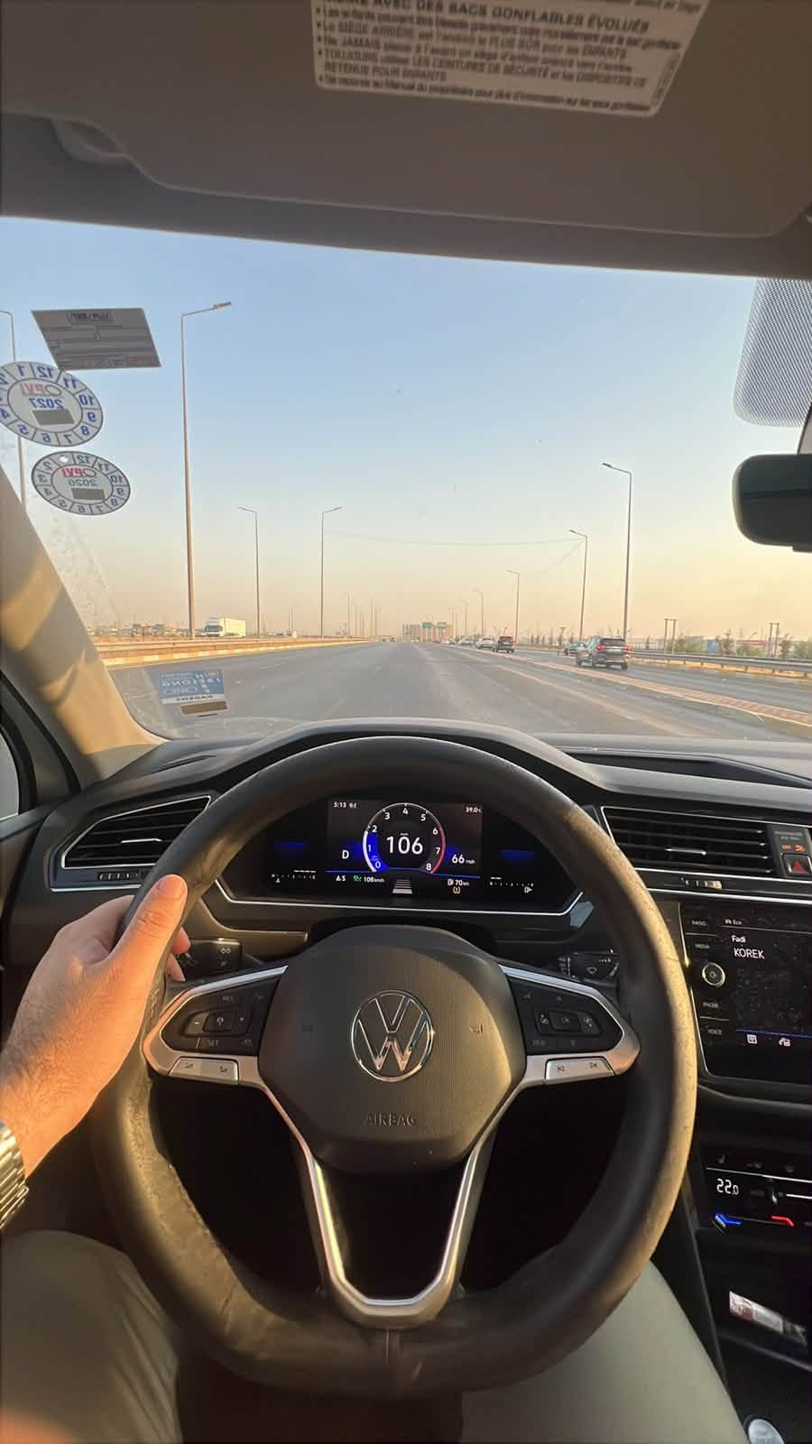 سلام عليكم
Tiguan 2022 se r line 

للبيع 

الحادث موضح بالصور 

190 و بيها شوية مجال 

*********** العنوان / اربيل 

ماشية ١٠٠ الف كيلو

نص مكتوب في الصور:
- 10:29 LTE en.bidfax.info 000-38977697-03/19/2024 - IAA Inc.