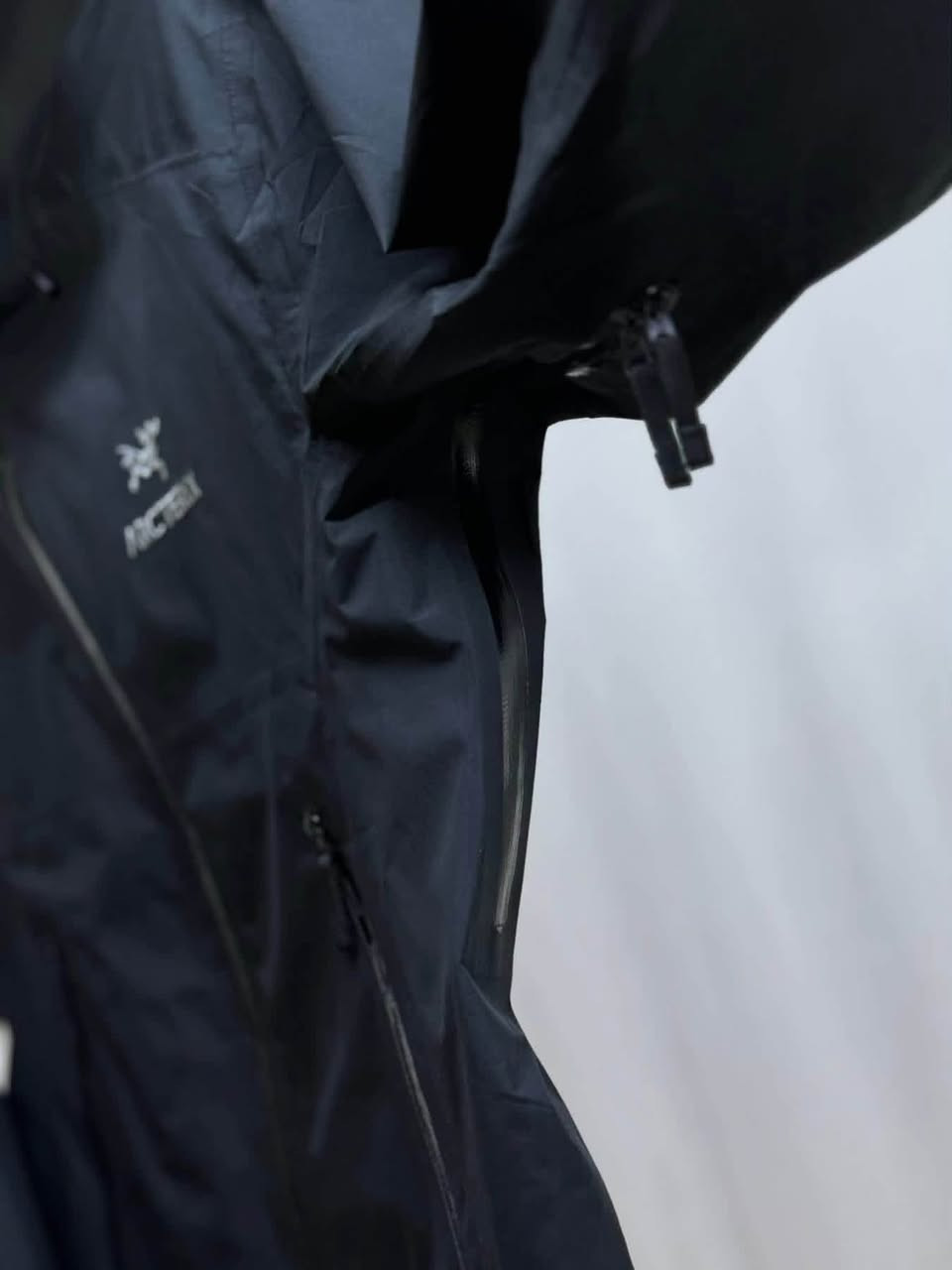 قمصله. ماركه  ( ARCTERYX) سوبر كريم 
قياس.   XL
النظافه 💯/💯  

يوجد توصيل 🚚 (بغداد -محافظات )
☎️رقم الهاتف :***********

للحجز -دايركت
