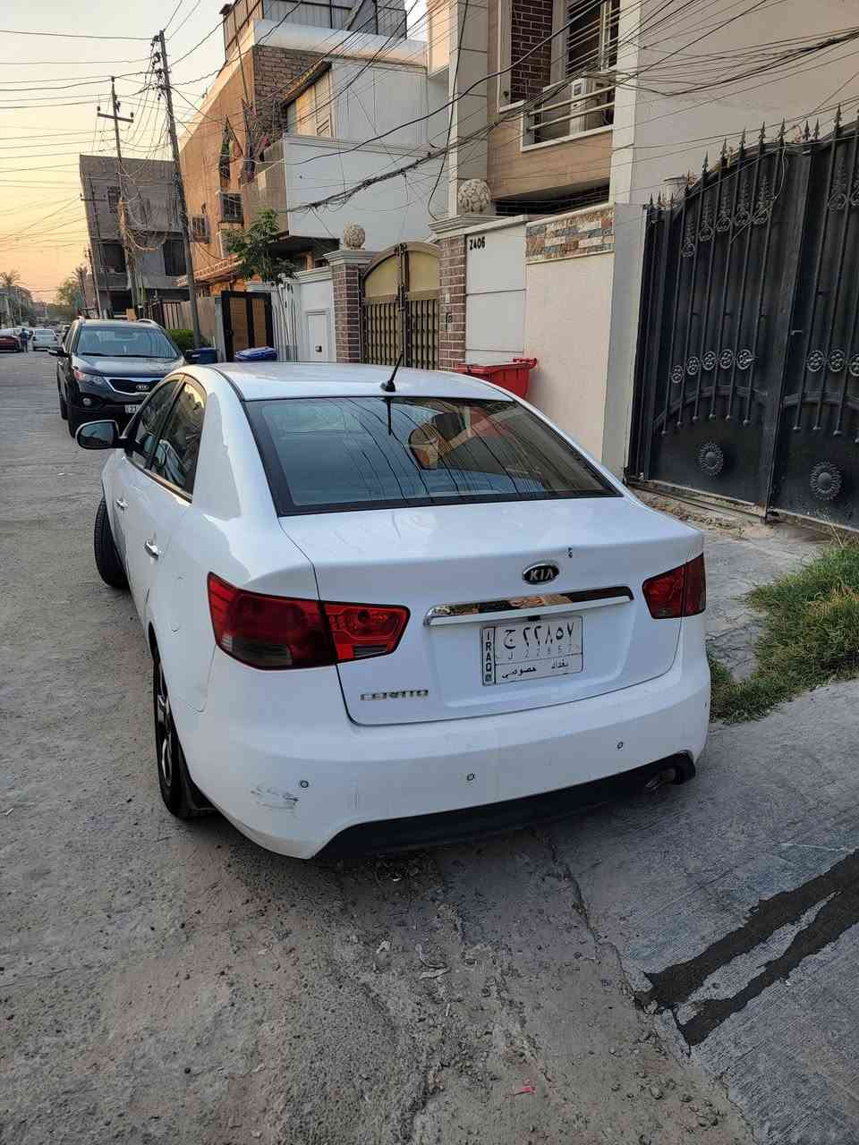 كيا سيراتو ٢٠١١ خليجي فتحة بدون صبغ (عدا جزء قليل قرب فتحة الوقود ) كشر ، محرك ، تبريد بحالة ممتازة ، كلشي بيها بلادي محرك ، كير ، كهربائيات 
سعر البيع ٩٥ ورقة بدون عملة 
رقم التواصل : ***********
