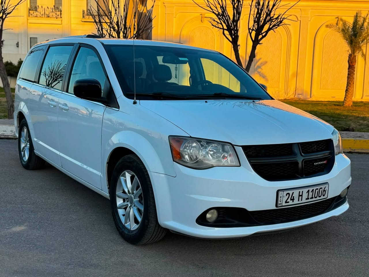 سلام عليكم 

دوج كرفان 2020 للبيع 

ممشى السيارة 140 الف ميل 

حادث السيارة موضح بالصورة 
لادواخل ولا ايرباكوالبچم كبس 

السيارة نظيفة مناقصها برغي 

السعر 197$ 

للتواصل على الرقم ***********

