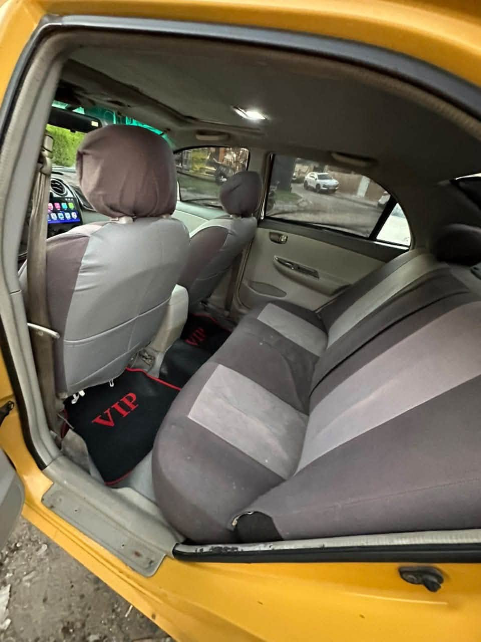 السلام عليكم 
BYD صفرة
موديل 2013 كفالة عامة من المكينة والكير هونداي عادي  السياره بحالة جيدة ونضيفة رقمها بغداد تحويل مباشر 
السعر44 ورقة وبيها مجال بسيط جداً 
مكانها بغداد الاعظمية 
للاتصال ***********

