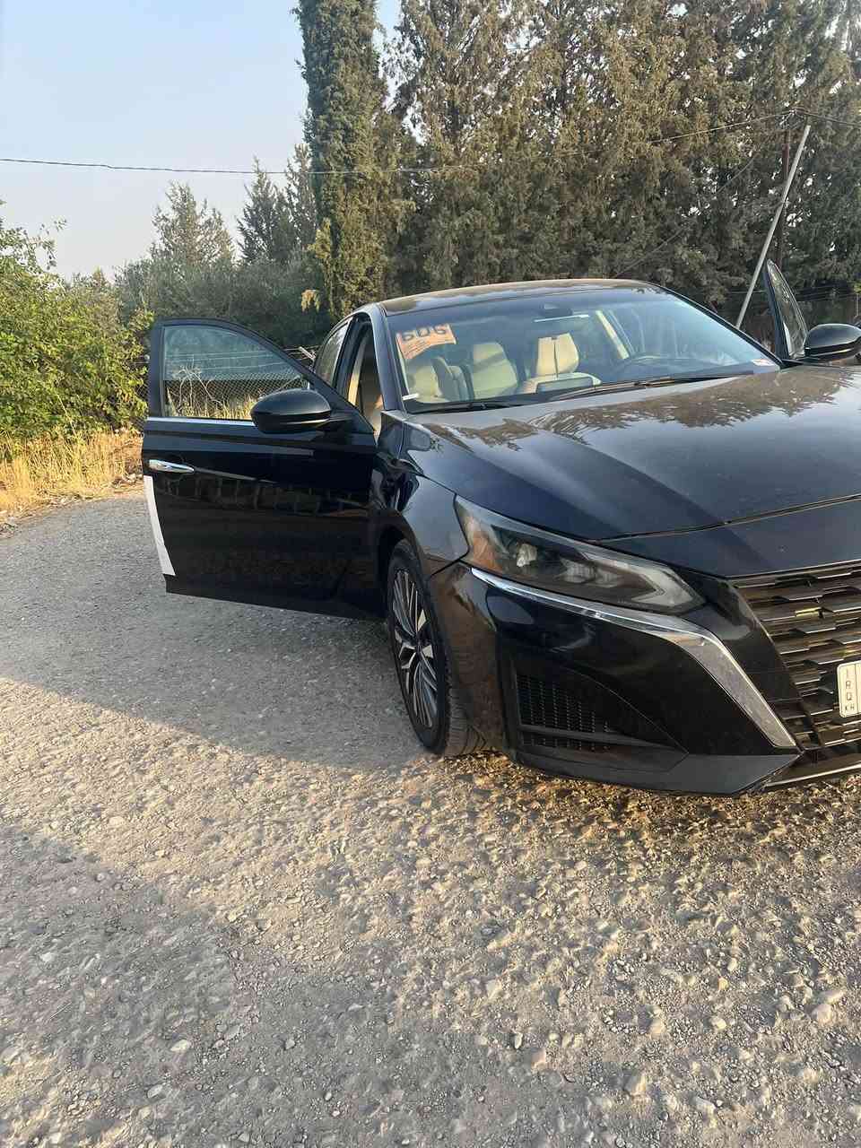 بسم الله الرحمن الرحيم
سلام عليكم 
نيسان التيما 2023موصفات sv
الون اسود
محرك 2.5لتر 4سلندر تنفس طبيعي 
القوه 188حصان
العزم 244نيوتن متر تقريبا 
كير cvt دفع امامي fwd
استهلاك البانزين جيد بحجمها ومحركها 
شاشه كبيره  
تشغيل بصمه
كامره 
تحديد مسار 
تحذير الخروج من المسار
عداد الكتروني 
ماشيه 47mliفقط
ثلاث قطع صبغ بدون دواخل 
مود سپورت 
مود نورمال 
مود ايكو
سنويه جديد
للتواصل***********
