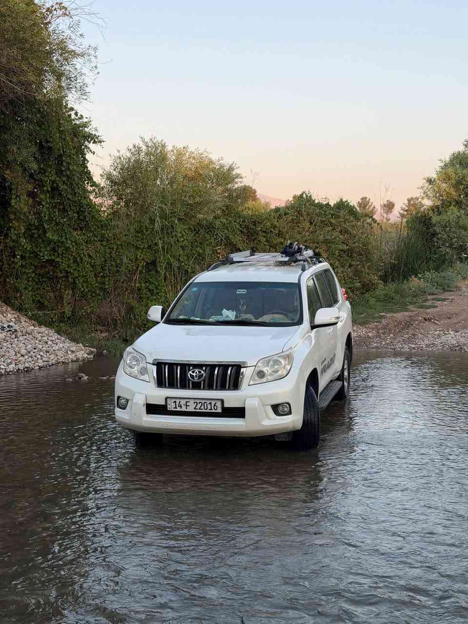 السلام عليكم برادو موديل 10 بصره بسمي للبيع محرك 2700اربعه سلندر مكفوله ما عدا بارد قليل  الاستفسار ***********
