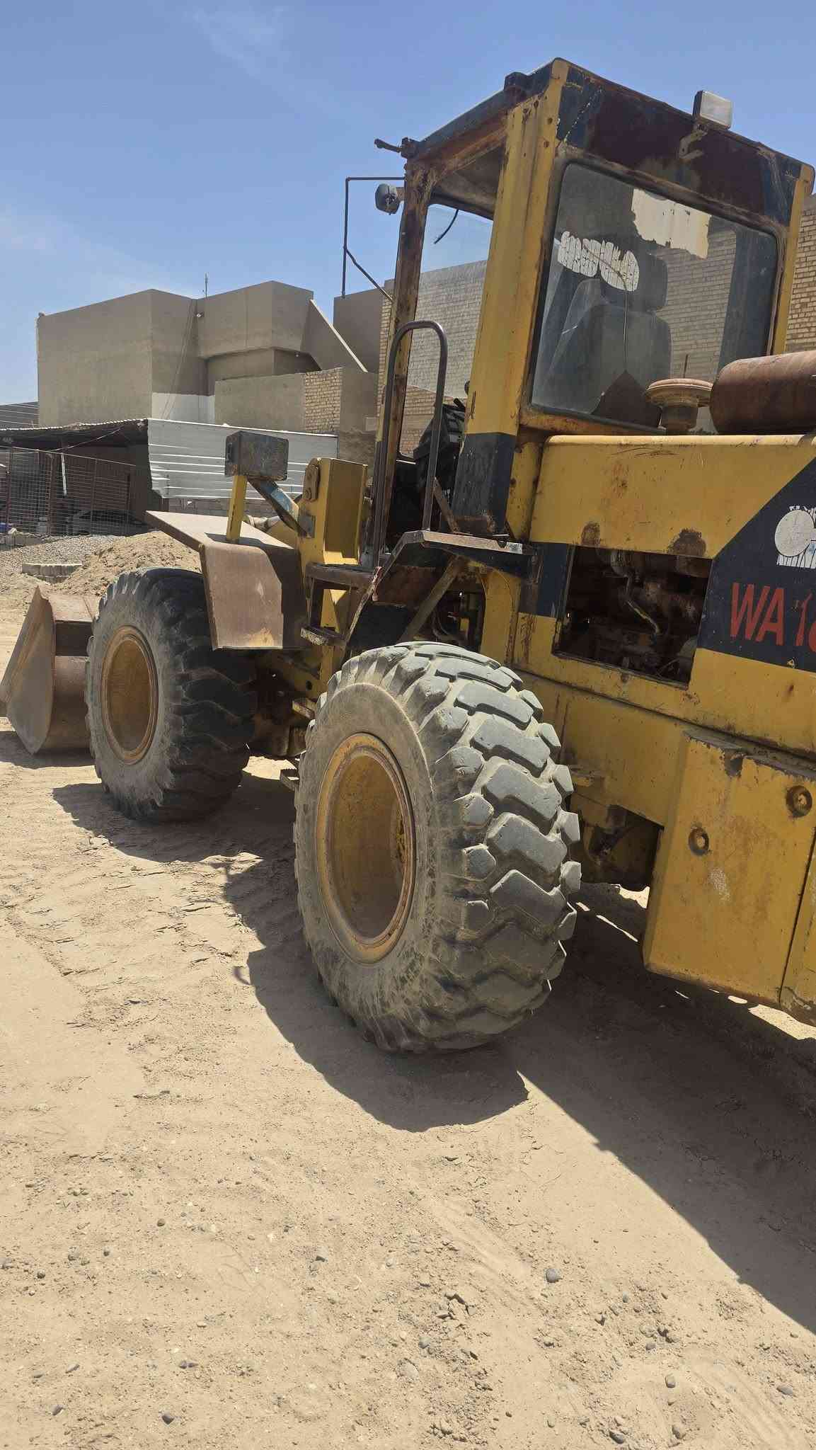 كوماتسو • شفل ١٨٠ • جاهز للشغل