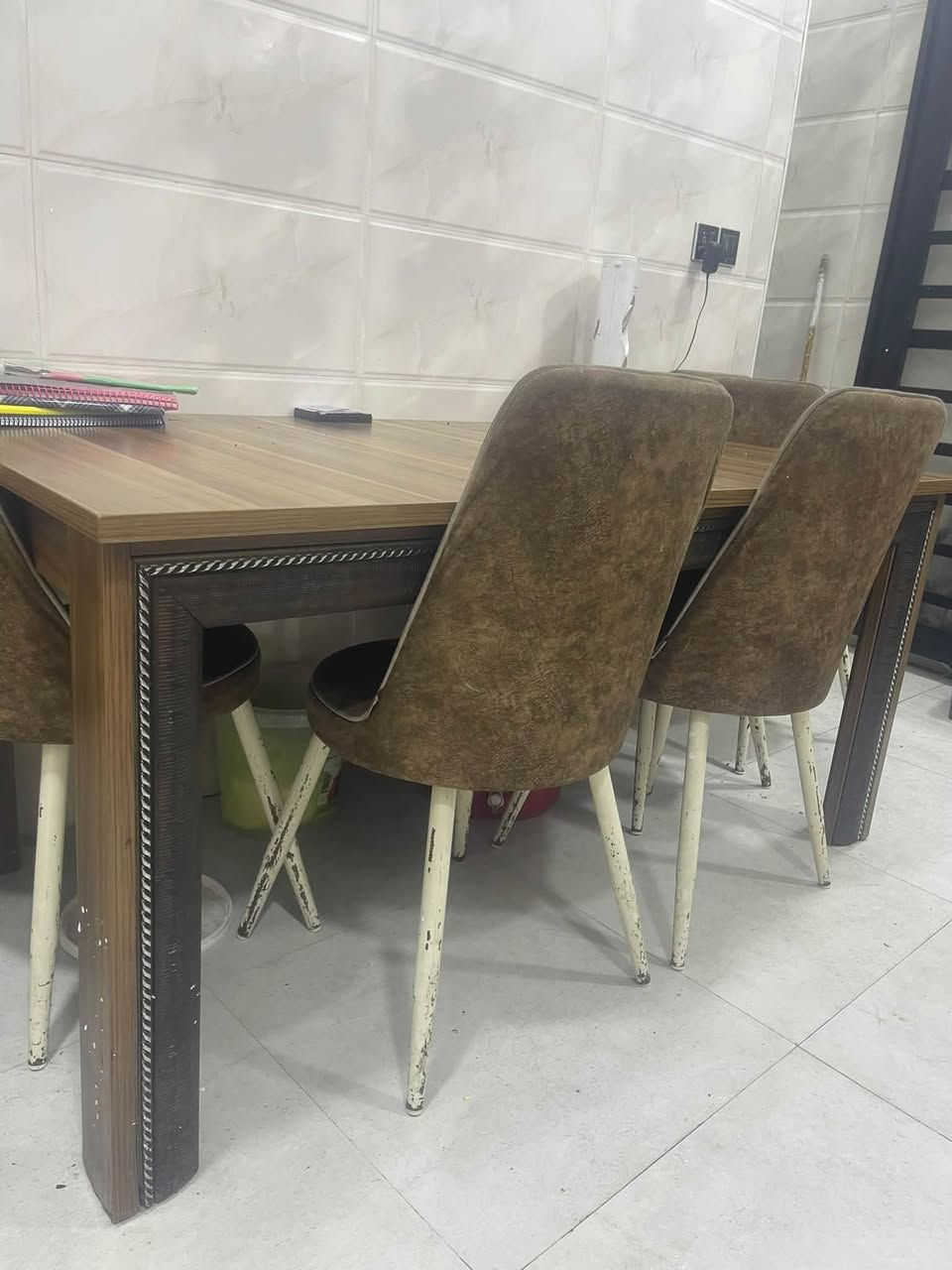 ميز طعام • يتكبر ويتصغر • ٦ كراسي
