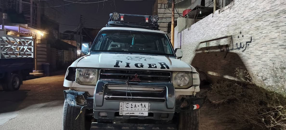 السلام عليكم متسيبوشي باجيرو مديل ٩٧رقم بغداد كير اتماتيك محرك بطة داخل حلو مسجل شاشة  تيرات انضاف السيارة جاهزة وياهة دعاميات بل جمطة وهواي غراض وياهة بسم جيرانة شرط علا مكاتبة مروري تحويل نفس اليوم بيهة سيبايا جبيرة السعر ٢٥ وعليهة ٦٠٠غرمات علا مشتري مكاني الزعفرانية ***********
