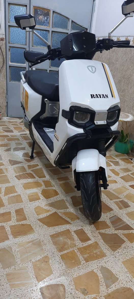 وحش الكون للبيع 
البطاريات 10ونص 11
اصليات مال شركه
ونضافه كدامك
واستخدام حيل قليل 
الون ابيض لؤلؤي 
السعر مليون وبي مجال 
ملاحظه بس بي بصمه وحد
*********** بي واتساب
