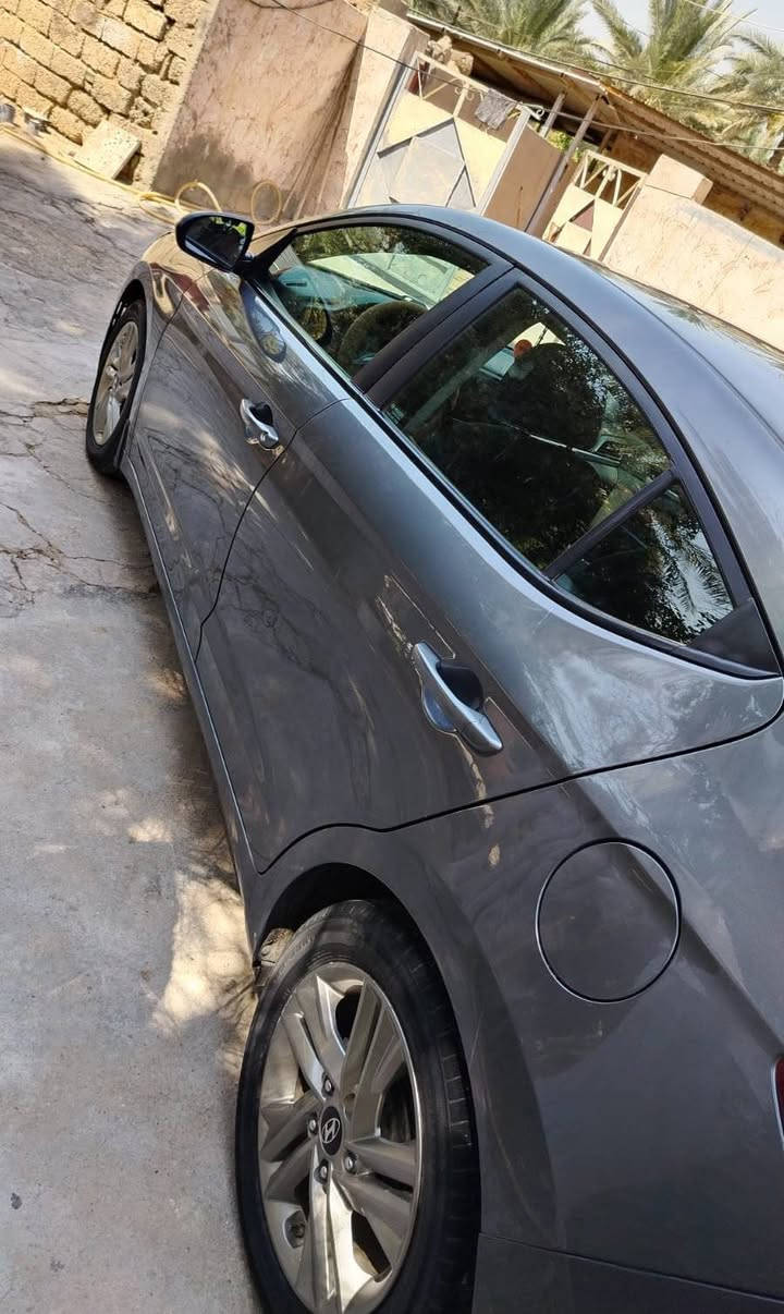 السلام عليكم للبيع النترأ 2019 وارد امريكي مكفوله من الصبغ بيها بنيد مبدل فقط والباقي ليبل واحد محرك 2000 كير (at) المرغوب السعر 128 مكاني كربلاء غير متواجد على الفيس للتواصل على احد الأرقام 
***********  أو  ***********
