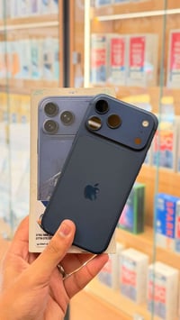 آيفون ١٧ برو ماكس • بطارية ٩٧٪ • نيلي