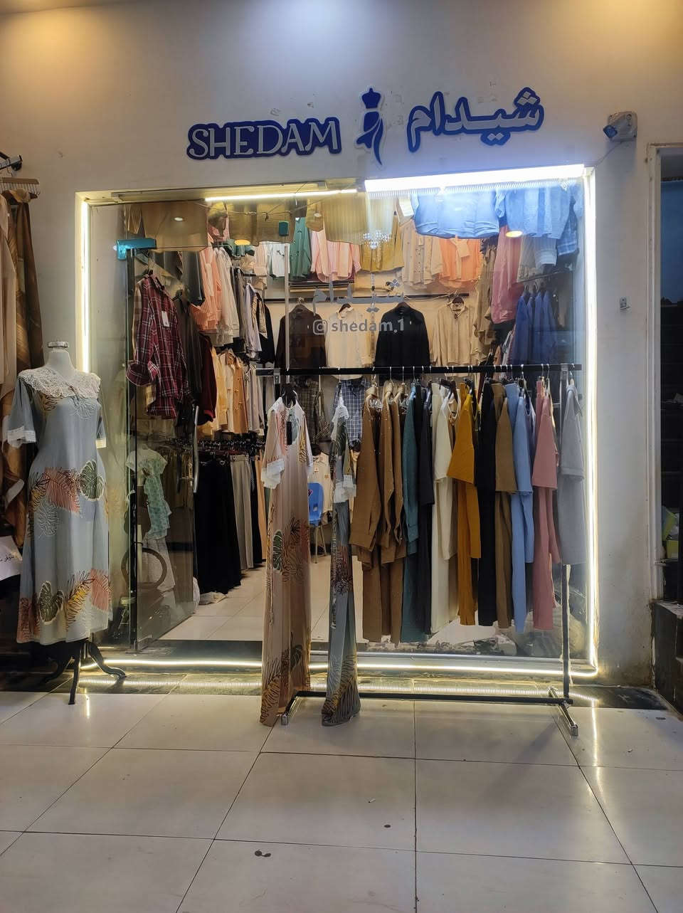 🔴 للبيع 🔴
محل تجاري في مول أبو مهدي
✅ يباع مع البضاعة والديكور
📍 الموقع: ثالث محل من جهة اليمين
🗓️ مدة الإيجار المتبقية: 8 أشهر
📞 للاستفسار: ***********...

