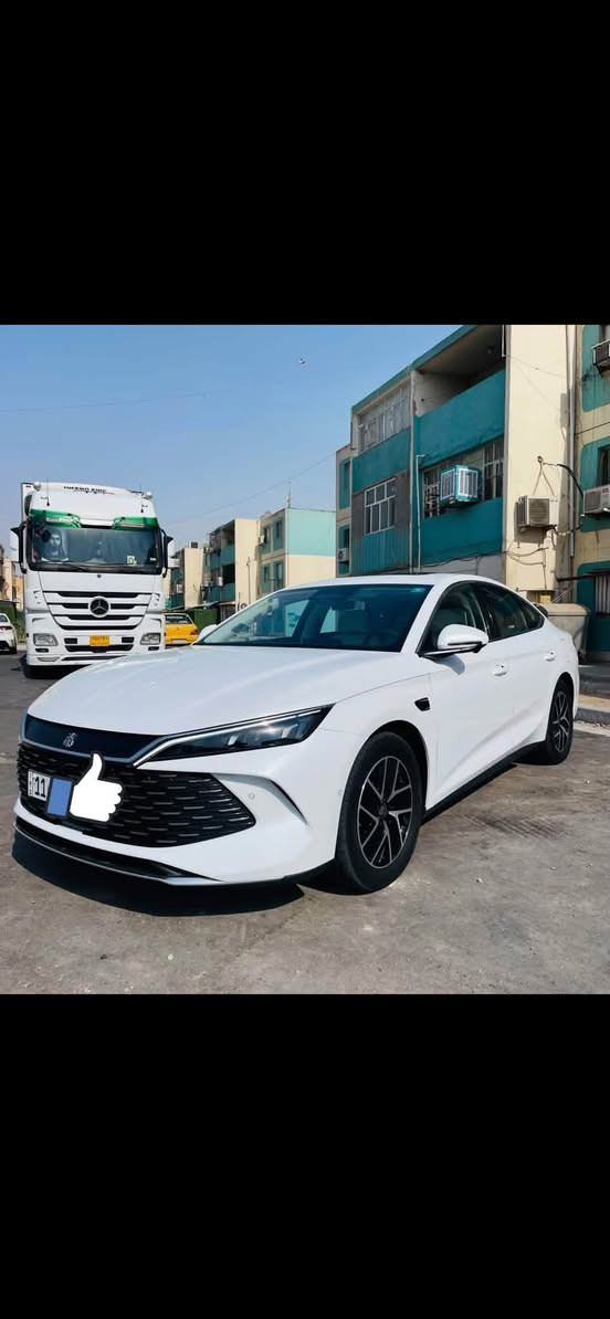 السلام عليكم
للبيع BYD QIN L 

موديل. 2025

فول مواصفات اعلى فئة بل QIN L

داخل ابيض 

13 كامرا 13  رادار بانوراما وهواي مواصفات 

سياقة ذاتية /

بصمه وكارت وشاحنه اصلية وبم هوى وكاعيات اصليات ملحقاتهة كلهه كاملة 

بطارية 🔋 120 كيلوو اعلئ بطارية منفذين شحن 

نشره داخل الوان ثابت ومتغير 

 اشكد ما احجي المواصفات متخلص

السيارة بسمي تحويل ثاني يوم رقم بغداد 

ماشية 5000 خمستالاف الكولي 

م هـ *********** 

السعر 26500 سته وعشرين مليون ونص 

السيارة عنوانه بغداد
