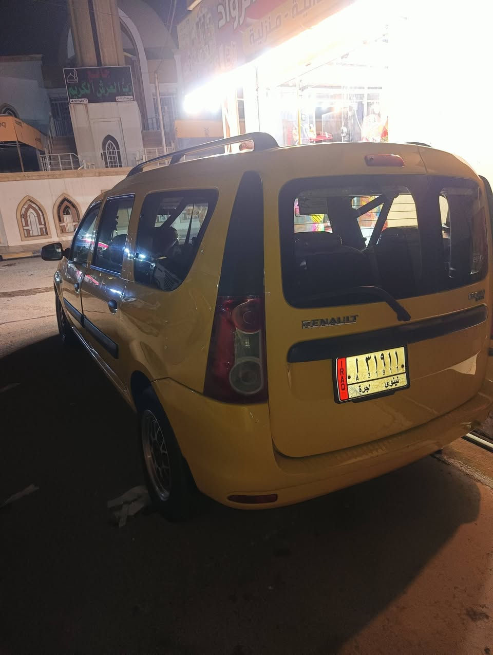 السلامو عليكم
رينو صبغ علم
محرك كير شرط 
شرط التحويل
***********
*********** 
66 بيها مجال
