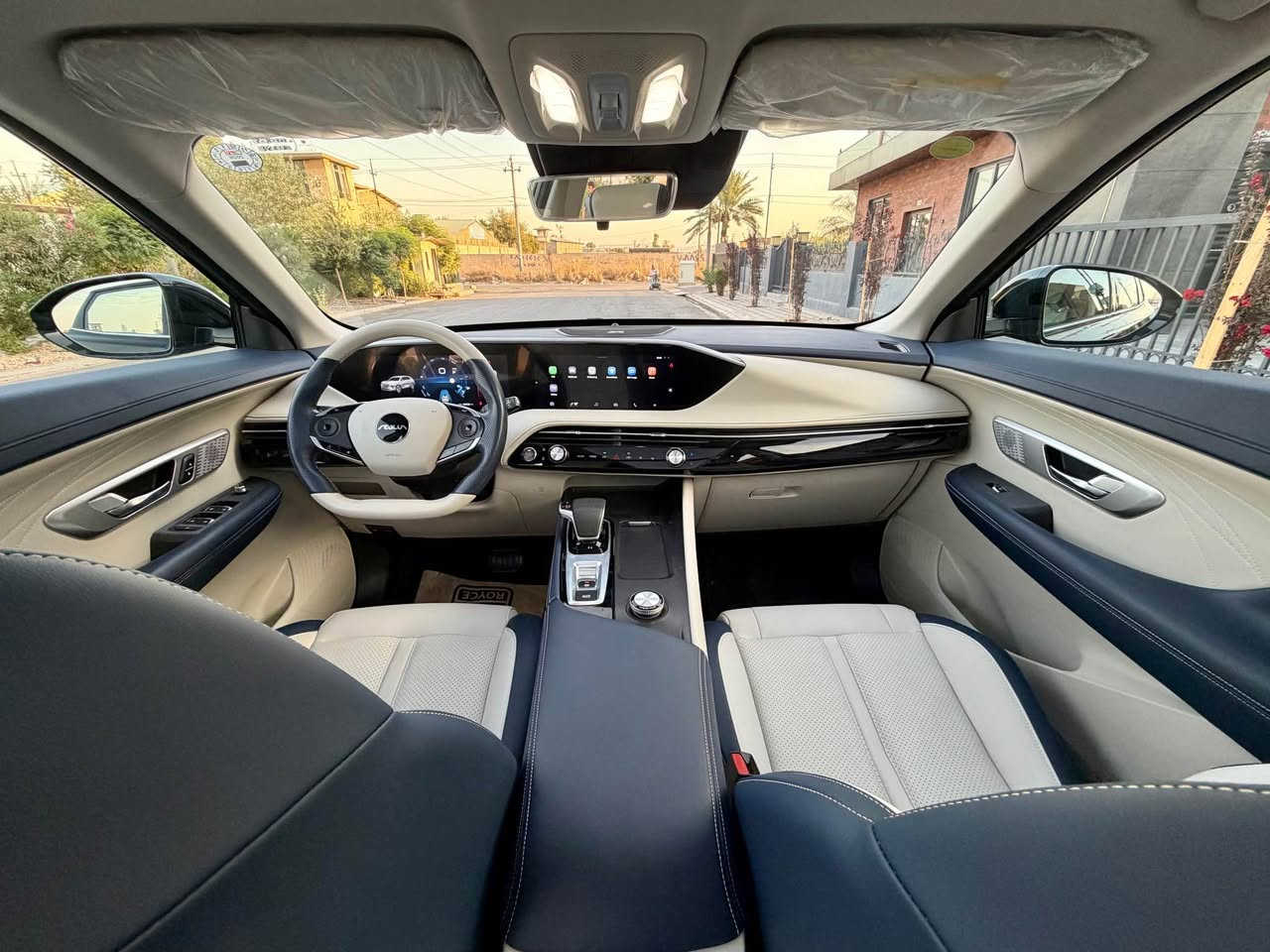 Dongfeng Huge  2024 بلک ان هایبرید
قەپات مواسەفاتە کارەباییە شحن هایبرید بەنزین زمان شە ریکای الیس حوبیدی
مەکینەی 1.5 توربویە هێزی ئەسپ 200 پانۆراما بەسمە شاشە گەورە گێچ الکترونی شاشە. کامیرا360 پلە کوشن گەرم و جلد و کارەبایی تحکم ستیرن تحدید سورعە ئوتوهولد سندوق کارە بای
تەنیا 39 هەزار کیلومتر رویشتووە و زۆر تازەیە 
 هیجی نیە لۆکە هە مووشتیکی نویە 
سعری 165 وەرقە 
واتساب *********** أربيل, العراق
