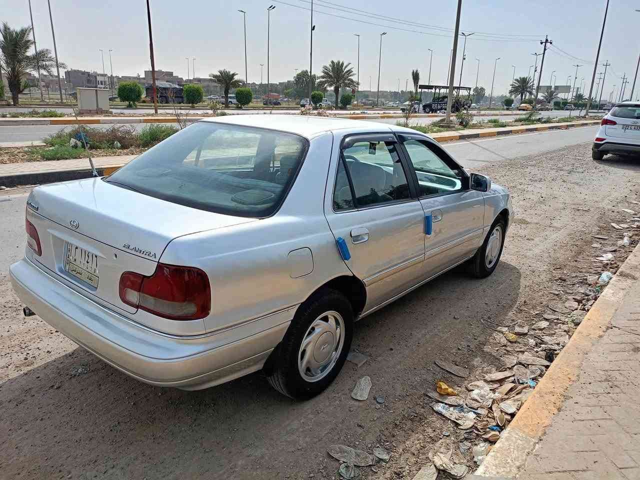 السلام عليكم
ألنـترا للبيـع موديل 93 سيارة كاملة صدر أمامي خلفي جديد 
كير مكينة خير من الله تدفئة وتبريدها ثلج مكينة مفتوح كير عادي سيارة كاملة فقط بداية خيط تبخير بس لا تنقص ولا ادخن / الـسعر 38 عنواني بغداد جسر ديالى القديم 
رقمي ***********

