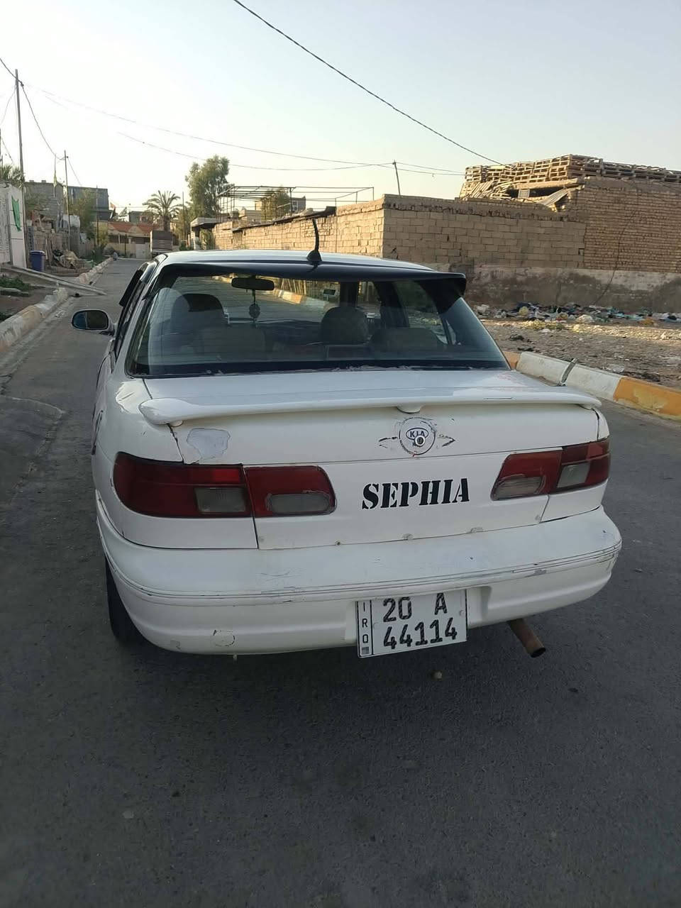 من رخصت صاحب الكروب المحترم عندي هاي كيا سيفيا موديل 92 سيارة بأسمي رقم انكليزي سنويه مجددة كير مكينه خير من الله السعر ب 30 وبيها مجال مكان سيارة ديالى بلدروز الاتصال ***********
