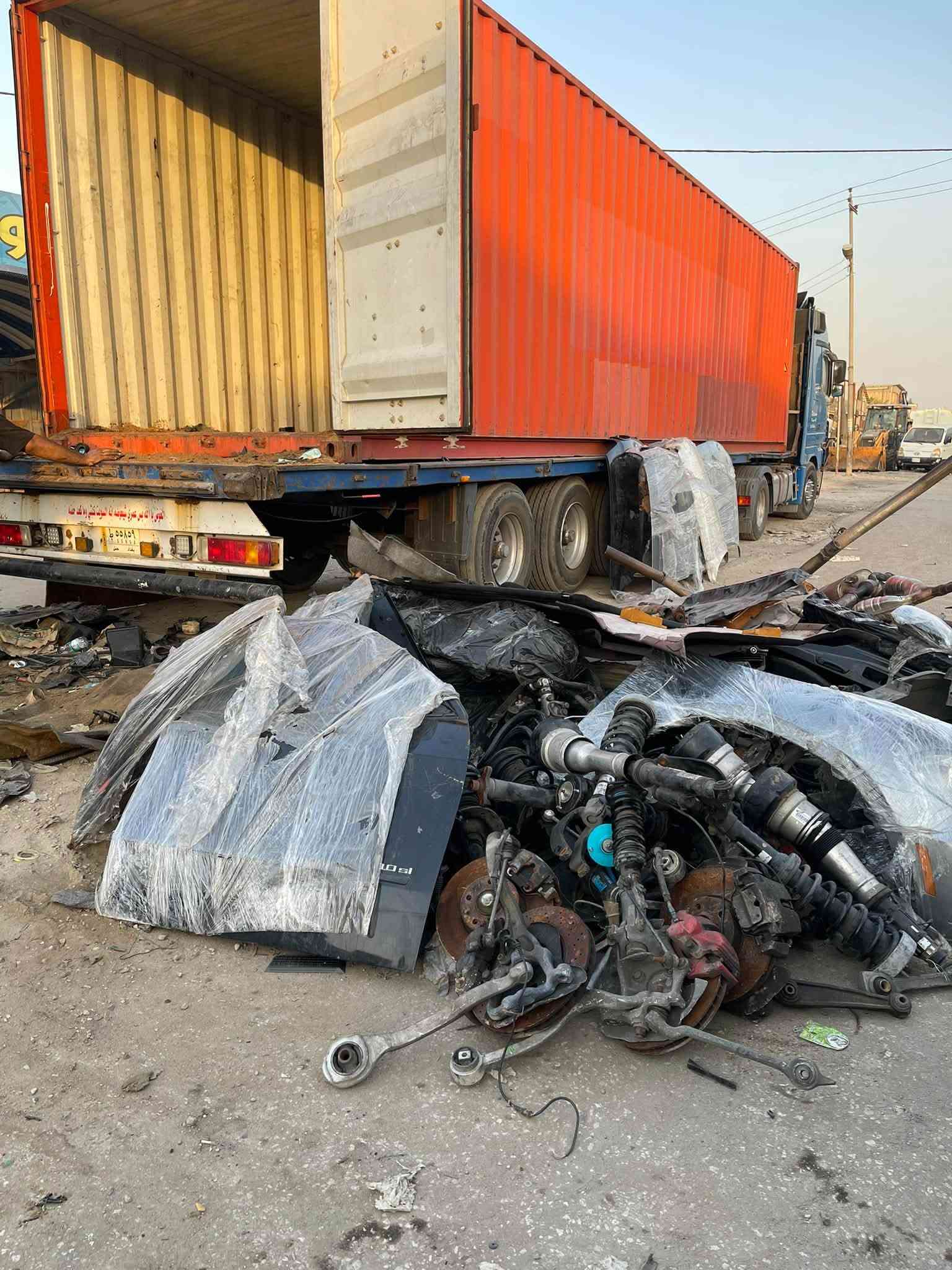 السلام عليكم تم وصول حاويه BMWحديث قديم ٧٠٠ ٥٠٠ صقر خفاش  f01 x5 العنوان كربلا الحي الصناعي ***********

