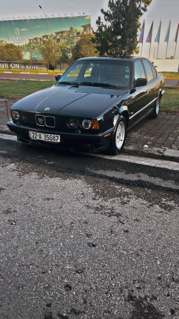 سه ره تا به ناوي خودا .
🇧🇪BMW بؤفرؤشتن 
مؤديل 1991📦 
 (سلايته )
(ته بيريده )
520 كه پسي گيرعادييه 
دووجام كاره با
تازه عام كوره كراوه 
ره قه موو سنه وي نويي 

گيرو مه كينه و ته قه و ره قه ي
به شه رتي سه ت فيته ر به دواي مه سره ف مه گه ري كلاج عه ينه ي تازه

 گؤراوه ناوخورفه ي لؤكه چوار تاييه و ويلي حه سيري نوي له ژيره چوار به ره ده رگاي لؤك کامل مه سره ف کراوه جه م
په كي خه فيفي پيشي هه يه تي

 شايه ني باس نيه بي سه ره ده بل وشانصي زؤر خه فيفه تكاييه مشته ري ني بيزارمان مه كه له هه وليرم 
تيبيني گؤرينه وه م نيه به س فرؤشتنه سعري (59) وه ره قه و معامه له يه كي برايانه ره قه م 
*********** ادميني♥️وه ری گره. أربيل, العراق
