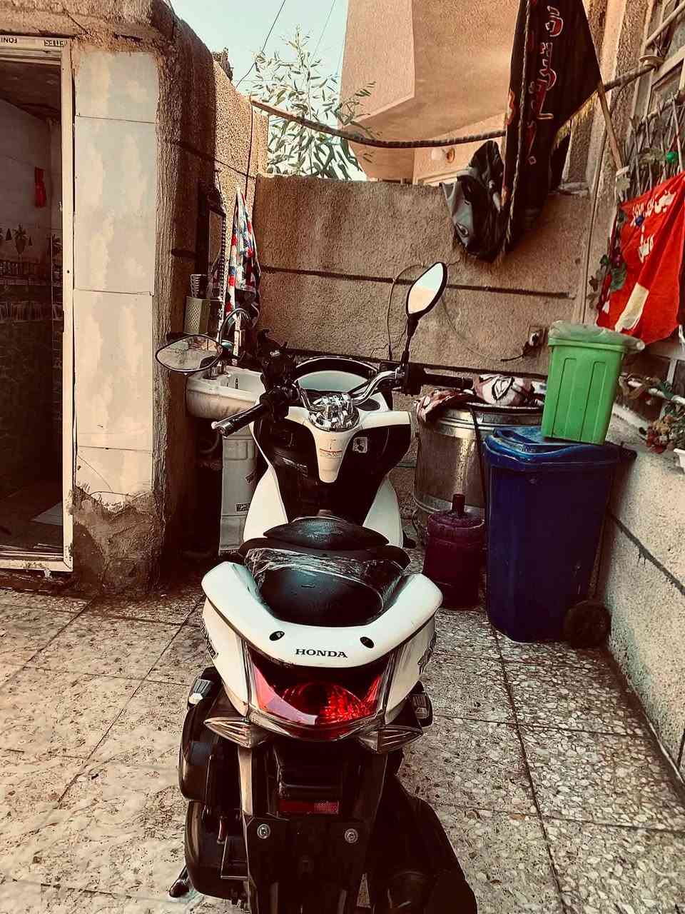 السلام عليكم…🧿
pcxجيل اول1️⃣
مكينة150🔥
مكفولة كفالة عامة🔑
اوراق المعرض موجودة🗒️
دهن امزويل🛢️
بانزين محسن⛽️
نقص جاملغ فقط
جيب فيتر وافحص🔩
لونها ابيض صدفي💎🤍
العنوان بغداد 📍
الرقم***********‬📞
التفاصيل الاكثر متوفر واتساب و رصيد📌
السعر💵(1400)$
