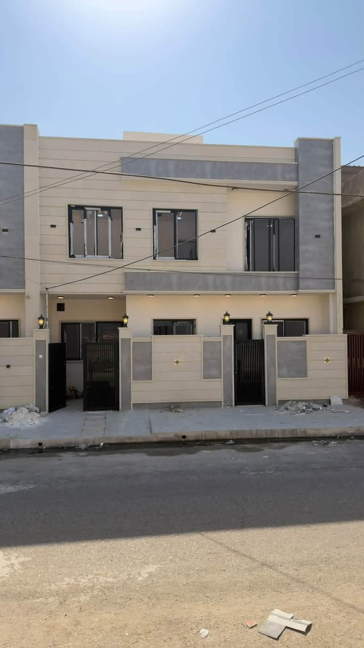 🏡🏡🏡
داران حي الإعلام. للبيع
مساحه الدار الواحد ١٠٠ متر .
واجهة ١٠ متر والعمق ١٠ متر. 
ركن وعادي .
اتجاه شروق وقبله. 
شارع ٢٠ متر خلف سايدين دانيه ماركت 
بناء فول مواصفات نظام دكتات وكامرات .
يحتوي الدار الواحد على ٤ غرف نوم وهولين 
واستقبال مع باقي المشتملات. 
سند طابو الزهور ومكاتبه مع الشرعي مباشر. 
لمزيد من المعلومات والسعر الرجاء 
الاتصال على أرقام المكتب
***********
***********
***********
***********
مكتب لارسا للعقار حي النور 
مقابل جامع طاهر زيناوه  قرب حلويات الذاكر

