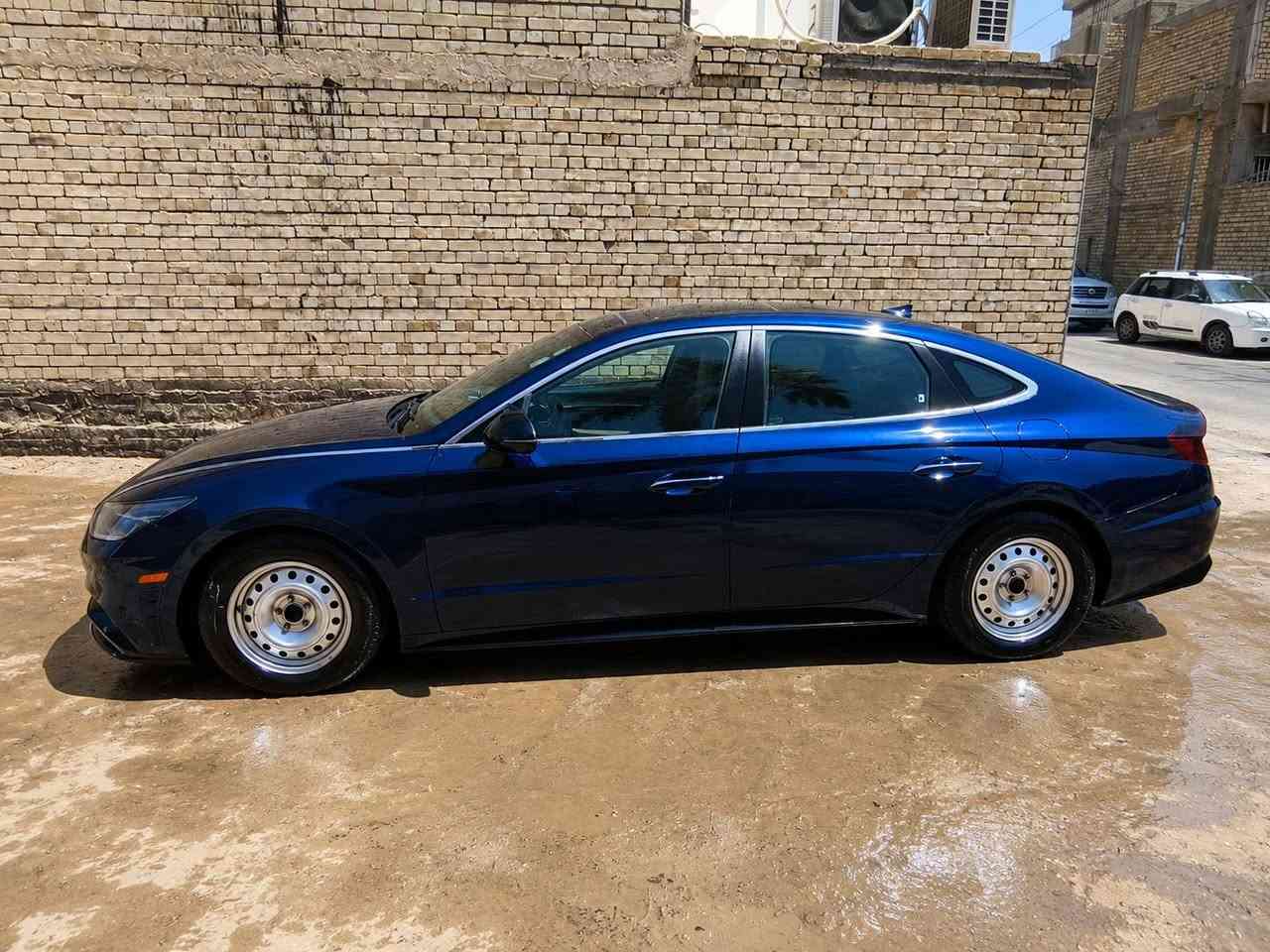 سوناتا2020  فول مواصفات (لميتد)
حجم المحرك 1600 تيربو 
وارد امريكي صبغ دور جاملغ فقط . بدون ايراباك
المواصفات : 
1_ بنوراما 
2_ سستم صوت مع تويترات بالابواب BOSE  
3- بصمة تشغيل 
4- بصمة ابواب لمس 
5- تشغيل عن بعد +   
6- هاند بريك بصمة 
7- شاشة كبيرة 12.3 انج 
8- خمس كاميرات 📷 360 درجة 
9- عداد القيادة دجتل 
10- رادار امامي + خلفي + جانبي . توقف ذاتي 
11- تحديد مسار للقيادة الذاتية 
12- كشنات جلد  تحكم كهربائي 
13- تدفئة و تبريد بالكشنات الامامية 
14- تدفئة ستيرن 
15- اشارة بالمري 
16- لد نهاري 
17- لد داخلي متغير الالوان
18- تبريد خلفي 
19- اطفاء ذاتي 
20- شفتات ستيرن 
21- اربعة انظمة قيادة 
Normal _ sport _custom_ smart
22- AUTO HOLD 
23- لايت زنون بلاد 4 عدسات 
24- فتح قبق الجنطة عند الاقتراب 
25- نظام ترحيب عند الاقتراب 
26- لايت متحرك اذا شخص مشغل عالي 
27- شحن لاسلكي 
28- حساس امامي + حساس خلفي 
29- خزن ميموري كشن السائق 3 وضعيات خزن 
30- داتا شو بالدشبول 
31- نظام تبريد بيانو 
32- نظام خفظ صوت التبريد عند الاتصال
للاستفسار الاتصال (***********)
