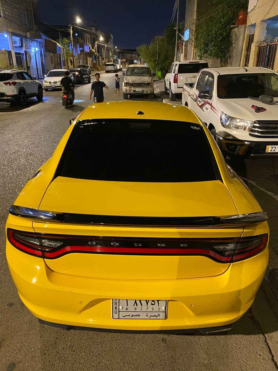 السلام عليكم
جارجر 17 امريكي SXT
اصفر بلاد مامصبوغه 
حادثها بامريكه ضربه بسيطه بالحاضن الخلفي 
ورصعه بخشم الجاملغ الخلفي اثر الحادث ومرجعه بارد وبالعراق بيها باب السايق فقط بي ضربه بسيطه ومامصلحه على حطتها كفاله شواصي والغود وباقي السياره كلها بدون دواخل
 مواصفاتها معروفه 
محرك 3600 V6
دفع خلفي
كشنات جلد
كشنات كهرباء
كشنات أمامية تدفئة
تحكم ستيرن كهرباء
ستيرن جلد
شاشة 8.4
تشغيل عن بعد
دخول وتشغيل بدون مفتاح
مكيف دبل زون
فتحات تكييف خلفية
مرايات كهرباء وتدفئة
حساسات ضغط التايرات
مثبت سرعة
وهواي موصفات مكينه كير كفالةحداديه جديده شواصي كفالة مال جاني ومصروف عليها هواي اي نقص مابيها سنويه
لل 2028 السيارة معلايه 21 اصل 17 باسمي تحويل ثاني يوم الله شاهد سيارة احلا من الصور الف مره تجي تشوف بعينك على ايدي ابد ما مشتغلة خط  بس صار عندي ظرف واريد ابيع
سعر 145 مكاني بصرة ***********
