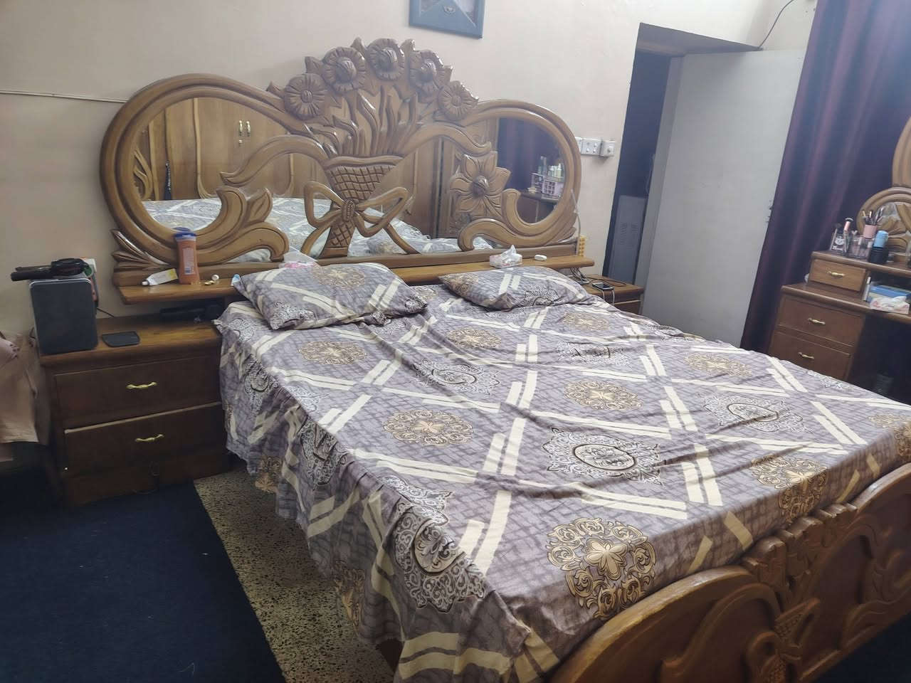 السلام عليكم غرفه صاج عراقي سعر ٧٥٠ مكاني بغداد طوبجي للاستفسار عل رقم ***********
