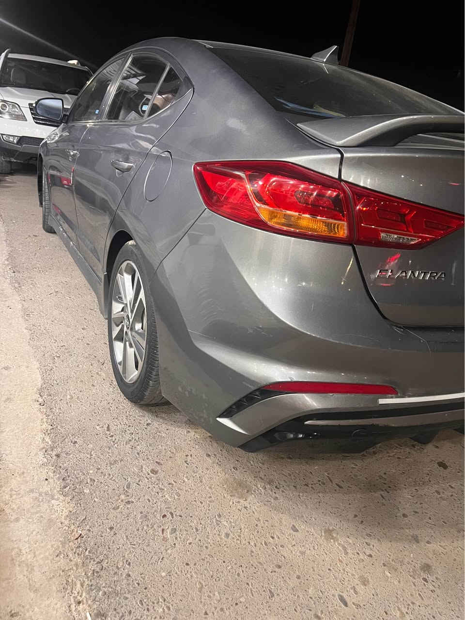 النترا وراد امريكي سبورت فول مواصفات ٢٠١٨ صور الحادث مرفقة بالمنشور 
وبيها ٣ قطع كلير امريكا بدون حادث 
رادار
بصمه
شفتات
كشن تدفئة
فتحة
بصمه
شاشه جبيرة
سيارة فئة سبورت فول مواصفات
السيارة جاهزة بدون نقص 
كير محرك صدر تايرات تبريد بدون مصرف نهائيا 
رقم بغداد مشروع وطني باسمي 
ماشيه ٩٨
السعر ١٠٣ 
العنوان صلاح الدين / الدور
*********** تكريت, صلاح الدين

نص مكتوب في الصور:
- RH OM 000-20904711 - 10/23/2017 INSURANCE AUTO AUCTIONS, INC. - IAAI.COM 000-20904711 - 10/23/2017 INSURANCE AUTO AUCTIONS, INC. - IAAI.COM
- 000-20904711 - 10/23/2017 INSURANCE AUTO AUCTIONS, INC. - IAAI.COM
- 000-20904711 - 10/23/2017 INSURANCE AUTO AUCTIONS, INC. © - IAAI.COM