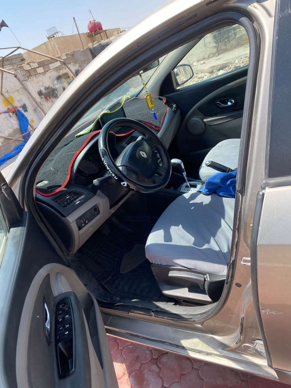 سلام عليكم
رينو فلونس مديل 13 
رقم واسط مشروع وطني سنوية 2030 
محولة بل بصرة ورعيها بل بصرة يمي 
شرط تحويل 
سياره امامك بيدها حلو بي قطع صبغ  
مكينه كير كفالة مالت نيسان بلاد
تبريدها منضومة كاملة ذابها بيه فقط لوحه مالت تبريد واكفة 
سياره حلوه وجهازه حداديه حلوه حمدالله 
مكنها البصرة 
سعرها 48 بية مجال حك جيتك 
مستعجل على بيعتها 
وهاذه رقمي وانا خادم 
***********
