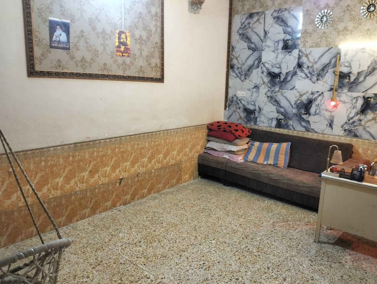 السلام عليكم بيت للبيع المساحه ١٠٠ متر
البيت يتكون من طارمه واستقبال وصاله وصحيات خارجيه وداخليه ومطبخ السعر ٦٥ وبي مجال العنوان الديوانية شارع ٦٠ قرب متنزه النرجس الاستفسار على رقم ***********

