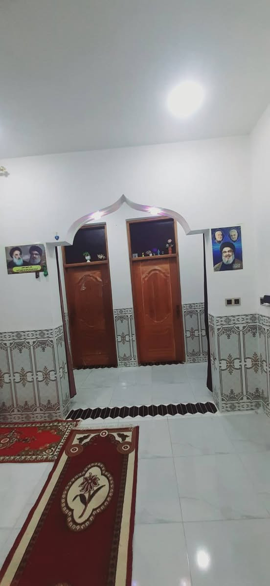 دار سكن للبيع مساحه 200م حي الحكيم نزلت التمايمه 
يبعد عن الشارع 250م
🔷 وجها عله ساحه ركن وشارعه  20 بناء حديث طابوك وسكف صب 
🔷 يتكون من غرفتين وصاله ومطبخ واستقبال وطرمه وصحيات داخليه وخارجيه طابو زراعي 25 ومرقم من بلديه 
السعر والاستفسار على الرقم
***********
