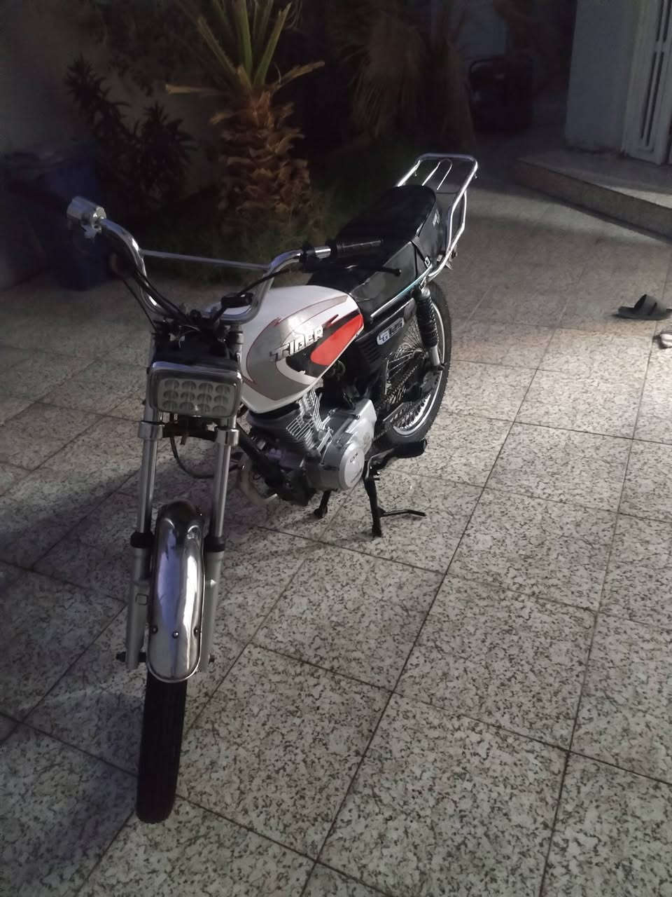 ***********.      2018
