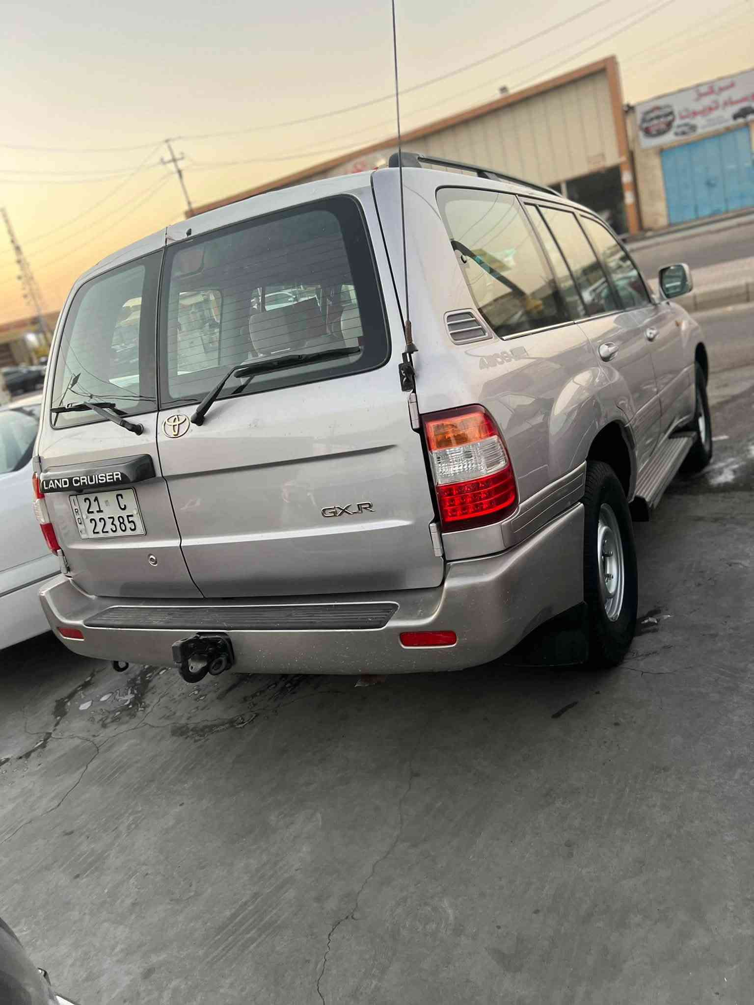 يالله السلام عليكم لاندكروزر 2005 اصل تلث قطع تبريد كير اوتو ماتيك مكينه V6 دواخل بيجي بيها الجاملغ والبنيد ومسيتين وي الباب سياره كشرتها حلوه السعر ب160 وبيها مجال قليل يرهم بيع او مراوس ***********
