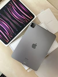 آيباد M2 • ذاكره ١٢٨ • مقفل
