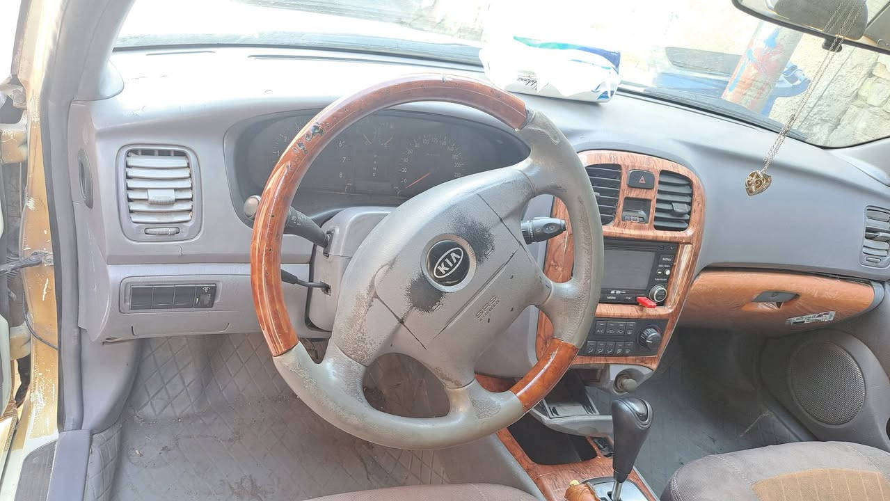 كيا اوبتيما ٢٠٠٢ ٦سلندر خليجي كير محرك تخم تاير تبريد حدادة باتري كلهه مكفوله الكشر شوفت عينك سنويه ٢٠٢٧للاستفسار ***********@السعر ٤٥ مكاني بغداد
