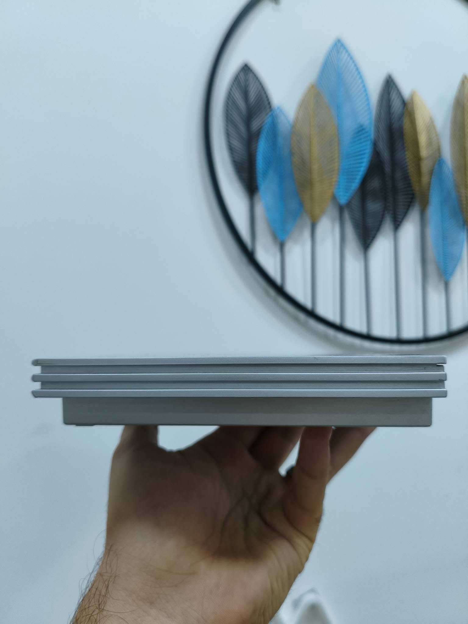Playstation2 silver edition
بلي تو سيلفر كله بلادي ممصلح ممفتوح بعده بليبل الشركة 
مهكر وجاهز شغل والعب 
نظافة جيدة 
ويا يدات 2 
فلاش 
ميموري 
كيبلات جاهزة 
السعر 70 الف مع التوصيل 
عنواني حلة 
***********
