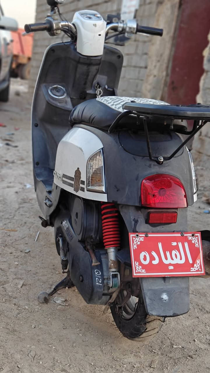 سلام عليكم دراجه بوليسي فحل للبيع مكينه برغي ما مفتوح بيها على وضع البلاد دراجه ما نقصها شي تعال شوف بعينك كفرات ختم واحد خارج وداخل وي المكينه كهربائية كلها شغاله سلف هندر اشاير لايت بك لايت مكينه خرسه نهضه ومعدل شرط الفحص عنوان ناصريه مركز حي اريدو 
***********
