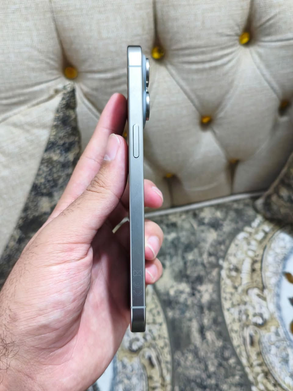 15 برو ماكس مكفول بي شخطات خفيفه بشاشه 950 بي مجال ***********

