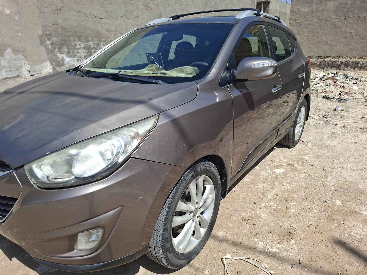 توسان 2012 امريكي سيارة حادث بسيط بس دعاميه وصبغ بنيد مكينه 2400دوش سياره جاهزه السعر 135 مكاني واسط كوت رقم الهاتف ***********

