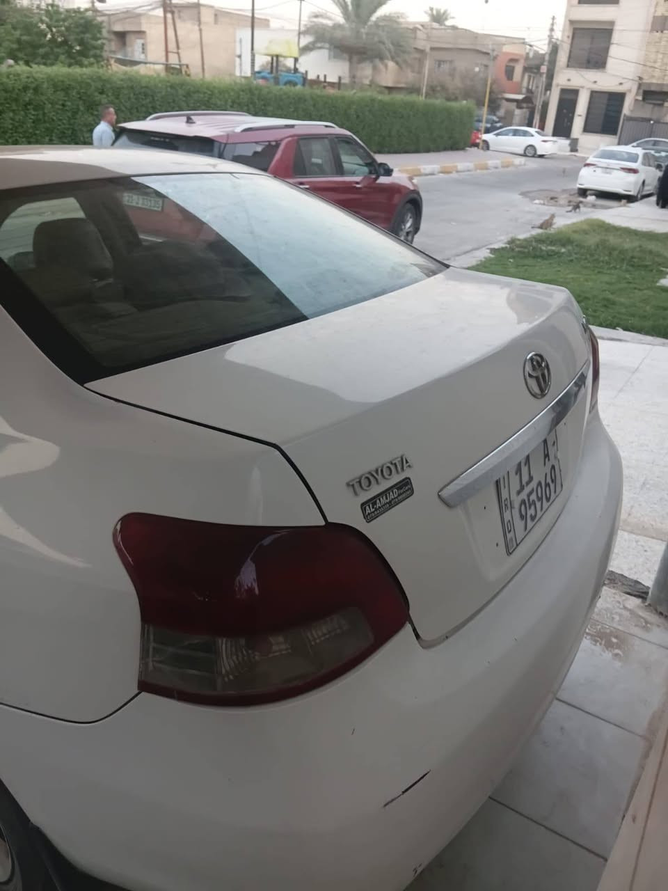 للبيع تويوتا يارس 2007 وارد امريكي محرك كبير 1500 cc بلادي
فول مواصفات كير اوتومماتيك جام كهربائي لجميع الابواب دشبول ابو 2 كيجات مثبت سرعة نظام ال ABS ويل كب بلادي مرايات كهرباء كامرا خلفية شاشة عمل دوشمة جلد عمل
كير محرك ممتاز
تبريد شغال ولكن صوت البولبرن واضح
حادثها الباب امامي ايمن تبديل وصبغ القطع الحولها لمجانسة اللون  السعر 80 ورقة وبيها مجال 
عنوان بغداد العامرية ***********
