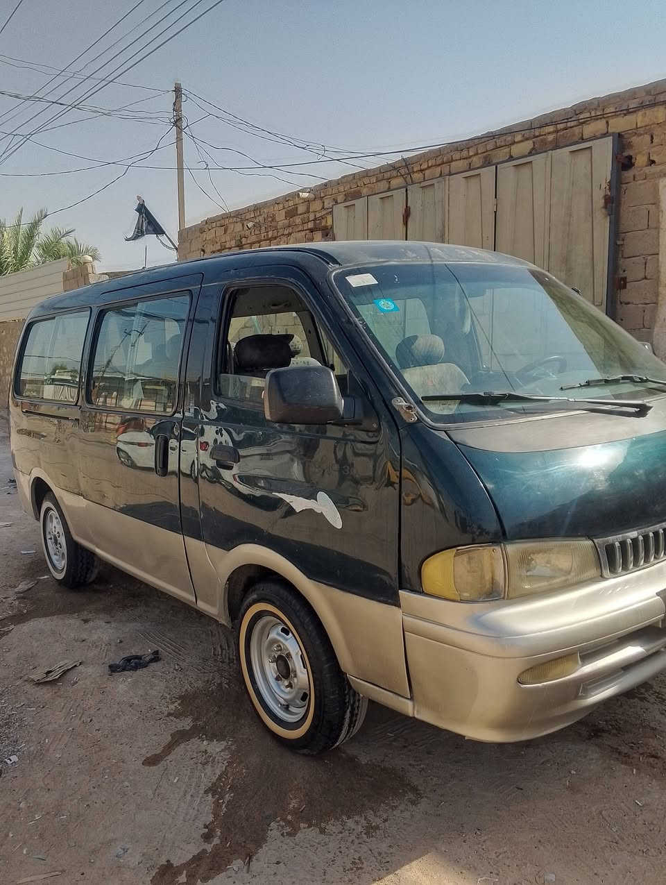 سلام عليكم سياره بريجو مديل 1997 رقم نجف انكليزي سنويه 31 مصفره هيه وغرمات وشرط المدور 
سياره مصبوغه من جام ولجوه وعل البلادي بدون معجون 
اربع شواصي مكفولات 
مكينه وكير وحداديه كهربايات مكغوله 
دواخل حلوات تخم تأير جدد منضومه بريك جديده 
حداديه جديده صار سبوع 
مكان السياره نجف كوفه 
السعر 65 بيه مجال 
***********
