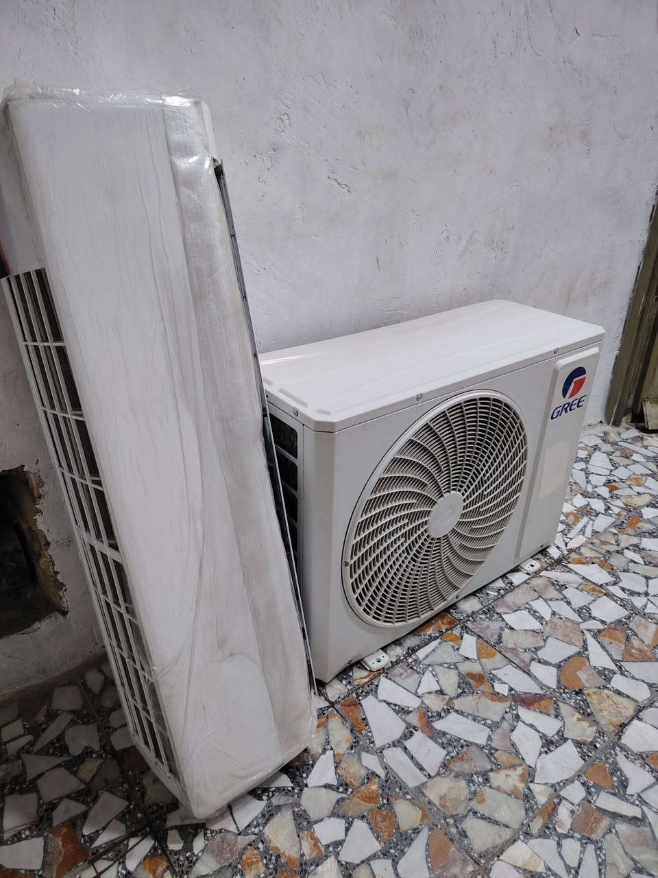 سلام عليكم سبلت كري 2طن جديد بعده بلجيس مالته شغال وعل فحص ماداخل اي تصليح ابد كل غراضه كامله مستخدم 3اشهر فقط  مكاني بغداد للتواصل اتصل او واتساب ***********
