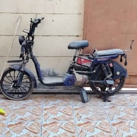 دراجة للبيع كوم حديد اريد ابيعها هية و الباتريات  الدراجة ماتشتغل لان ...