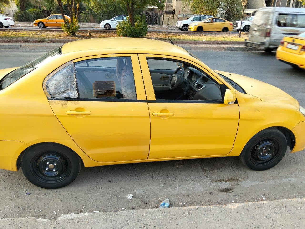 سلام عليكم فاو ان 5 البيع سيارة حلوة ونضيفة بيهة نواقص بصيطة بهة ضربة بل جاملغ الامامي سنوة صار شهرين منتهية ريدهة 30بيهة مجال عليهة هية 150غرامات ماعليهة ***********
