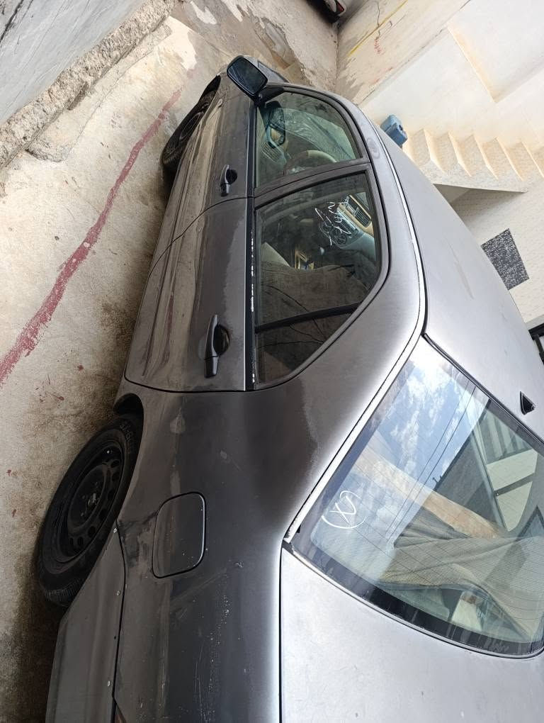 سلام علیکم
میتسۆبۆشی لانسەر ٢٠٠٧ بەڵقیس
مەکینە گەورە 
دو پارچەی بۆیاغە
سەیارەکە بەگشتی پاکە
تایەی تازەیە مەسروفی تیا کراوە 
سەنەوی تاوەکو ٢٠٣١ تازەیە و بەناوی خۆمانەوەیە  نرخی ٦٦ و مەجال
شوێن کەلار
*********** كالار, السليمانية
