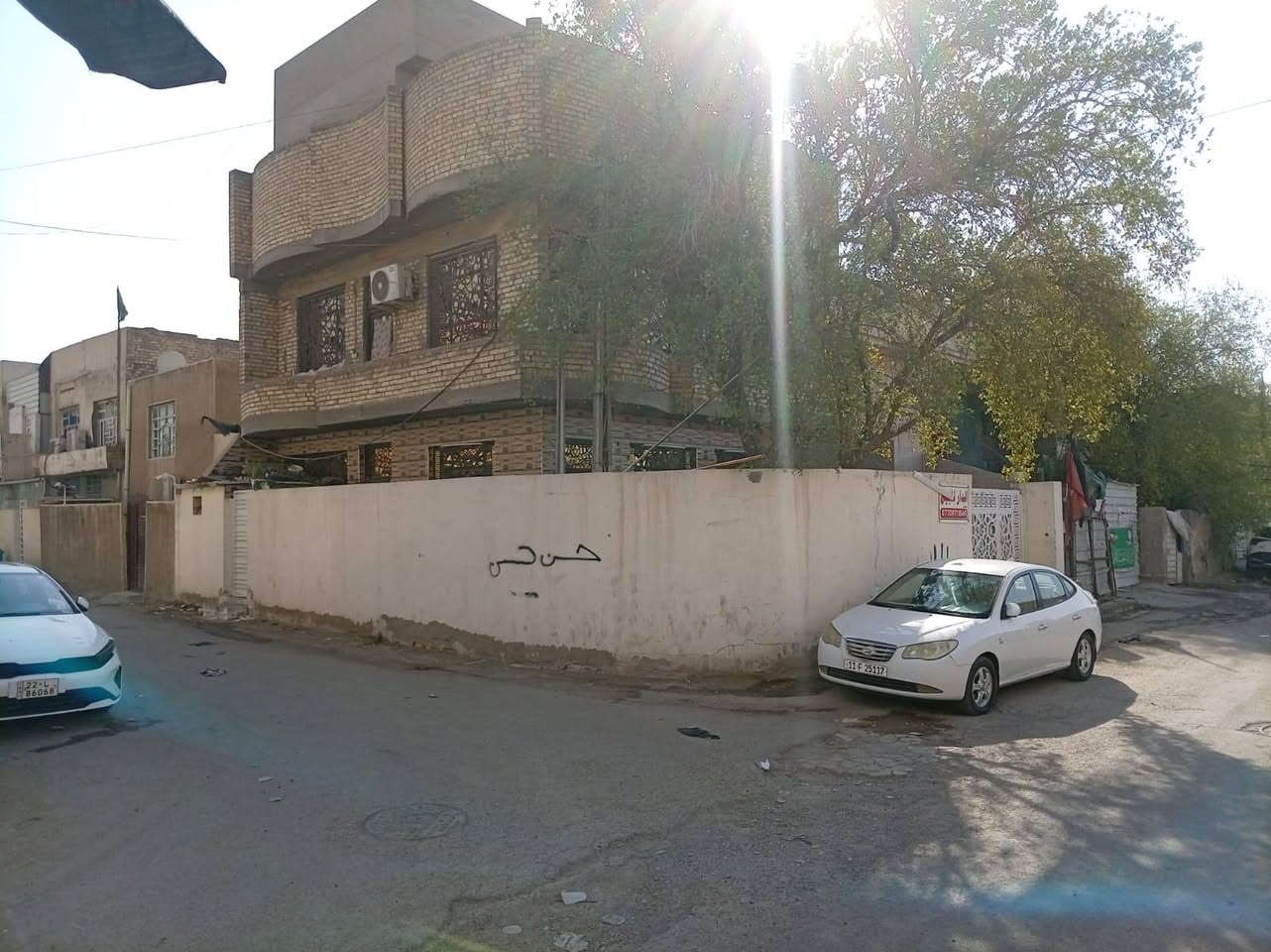 دار للبيع مساحه 72 معه رصيف 5متر
بناء جديد ثلاث طابق
 للاستفسار***********
م الصدر قطاع واحد ليس أمام البيت بيوت
