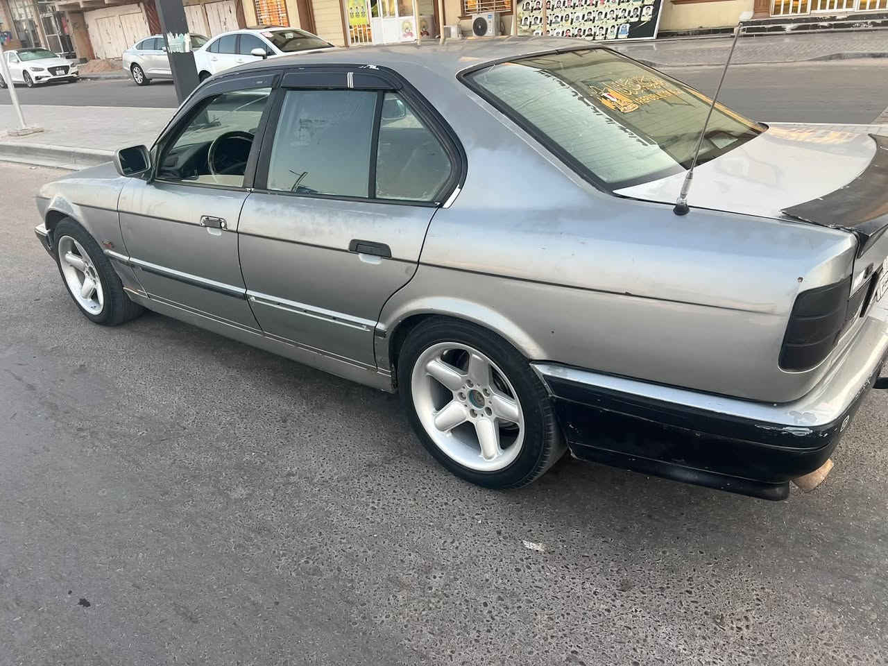 السلام عليكم BMW 520 مسكر عدل كير عادي موديل 89 رقم بغداد بسمي تحويل ثاني يوم تخم تاير حداده تبريد فقط بي ليك كهربائيات شغاله السعر 35 وبيه مجال قليل مكاني البصره
***********
