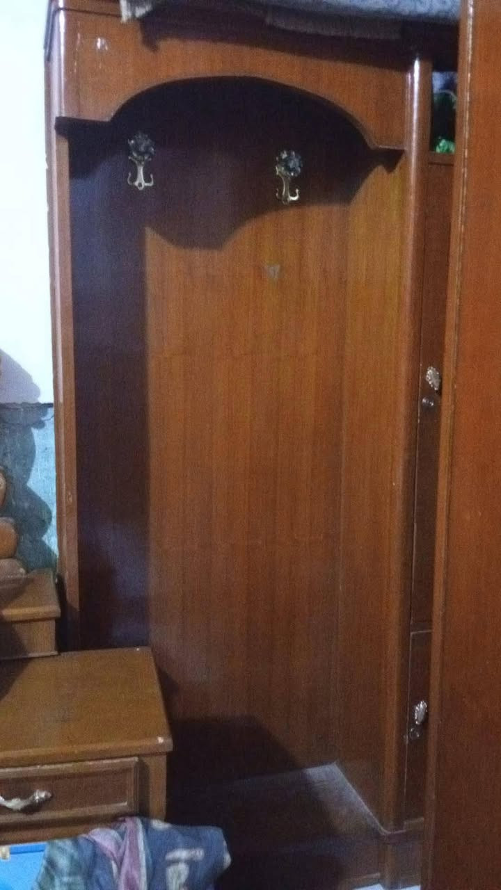 غرفه  بدون ضرر السعر ٢٥٠ قفل العنوان بالنجف بالعباسيه اليريدها يخابر عالرقم *********** رحم الله والديه اليرفع المنشور الناس مستعجلين عليها
